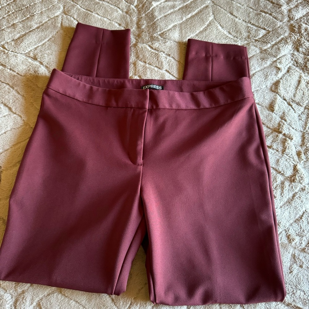 Express Straight Leg Pants in Burgundy